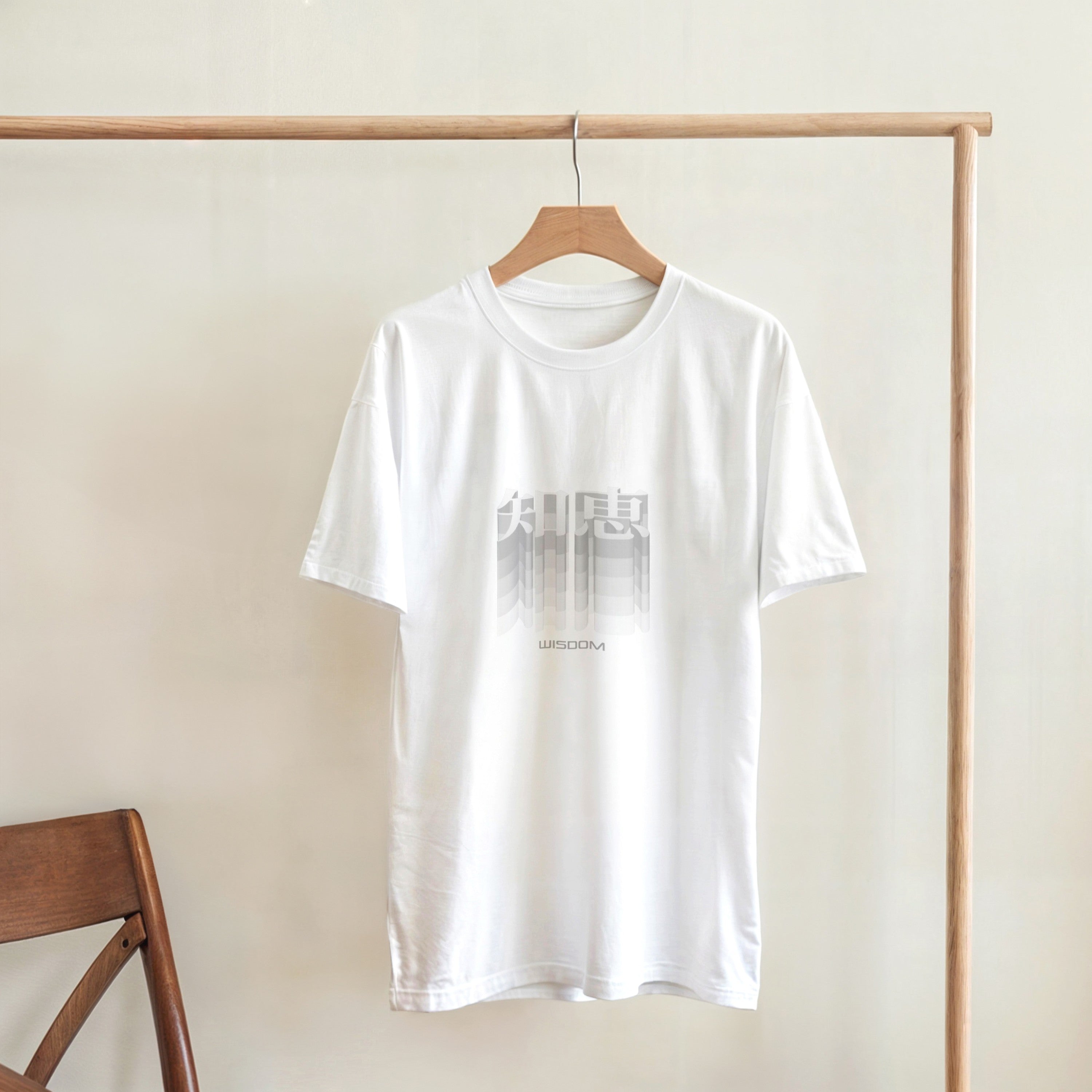 CAMISETA SABIDURÍA KANJI JAPONESA NEGRO Y CENIZA