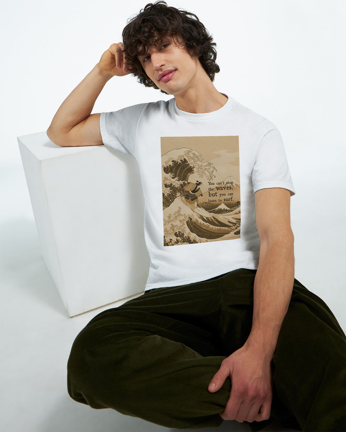 CAMISETA HOKUSAI SURF DOURADA