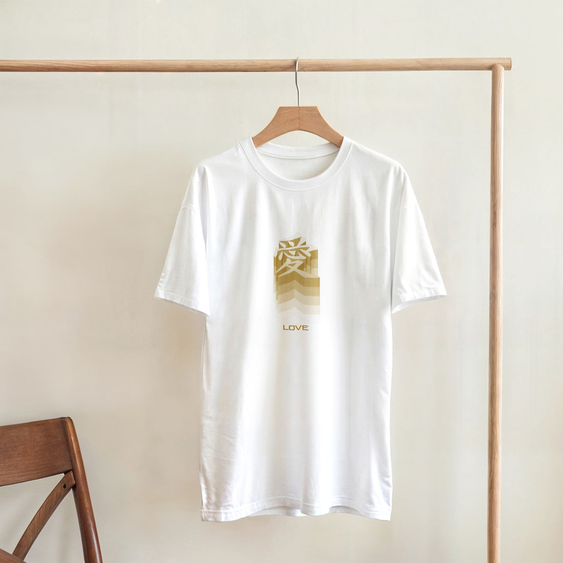 CAMISETA KANJI JAPONÉS AMOR DORADO
