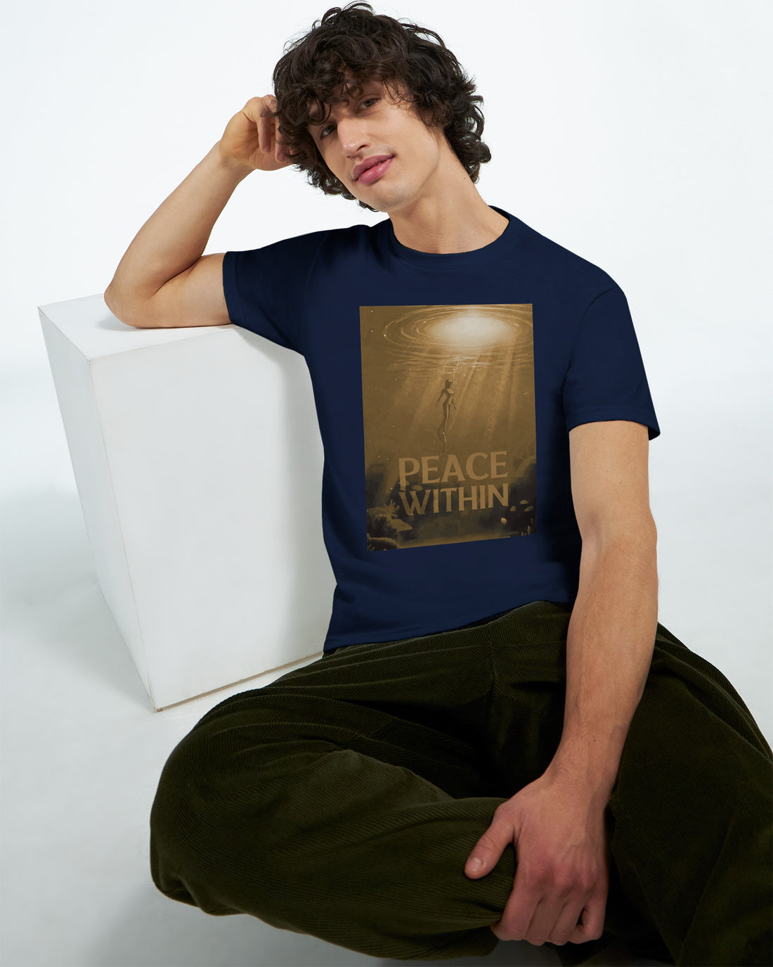 CAMISETA PAZ DENTRO DORADA