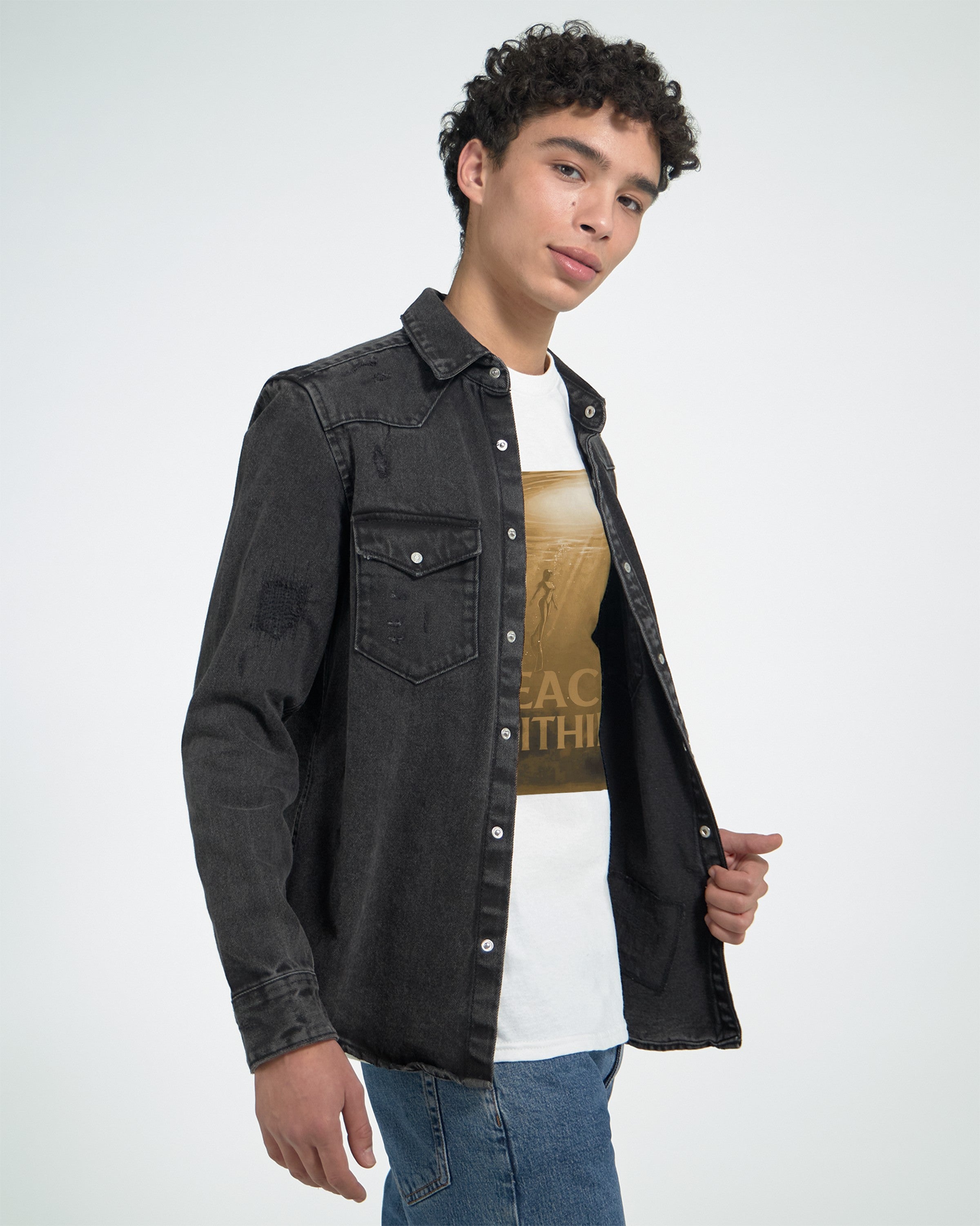 CAMISETA PAZ DENTRO DORADA