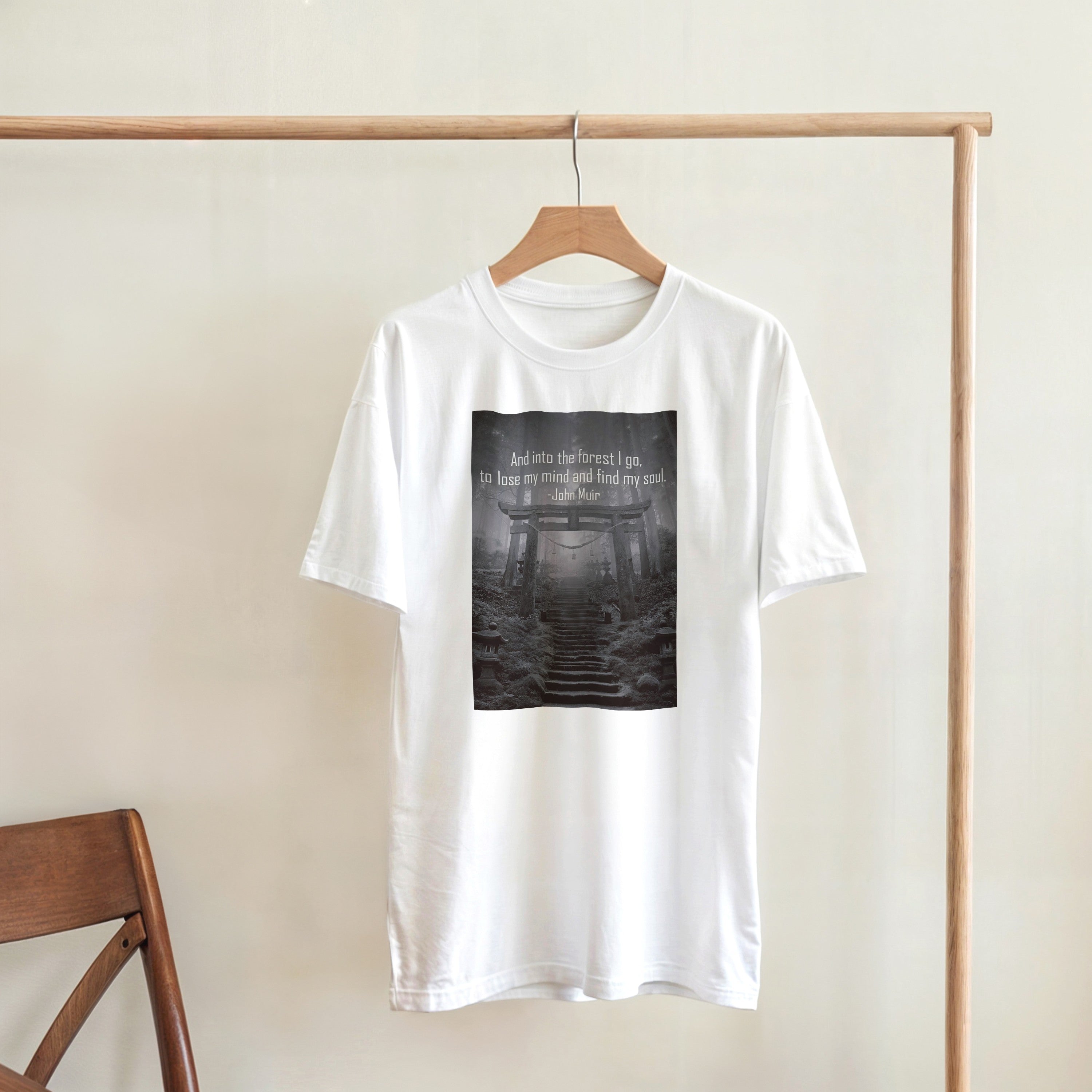 CAMISETA BOSQUE JAPONÉS BLANCA Y GRIS