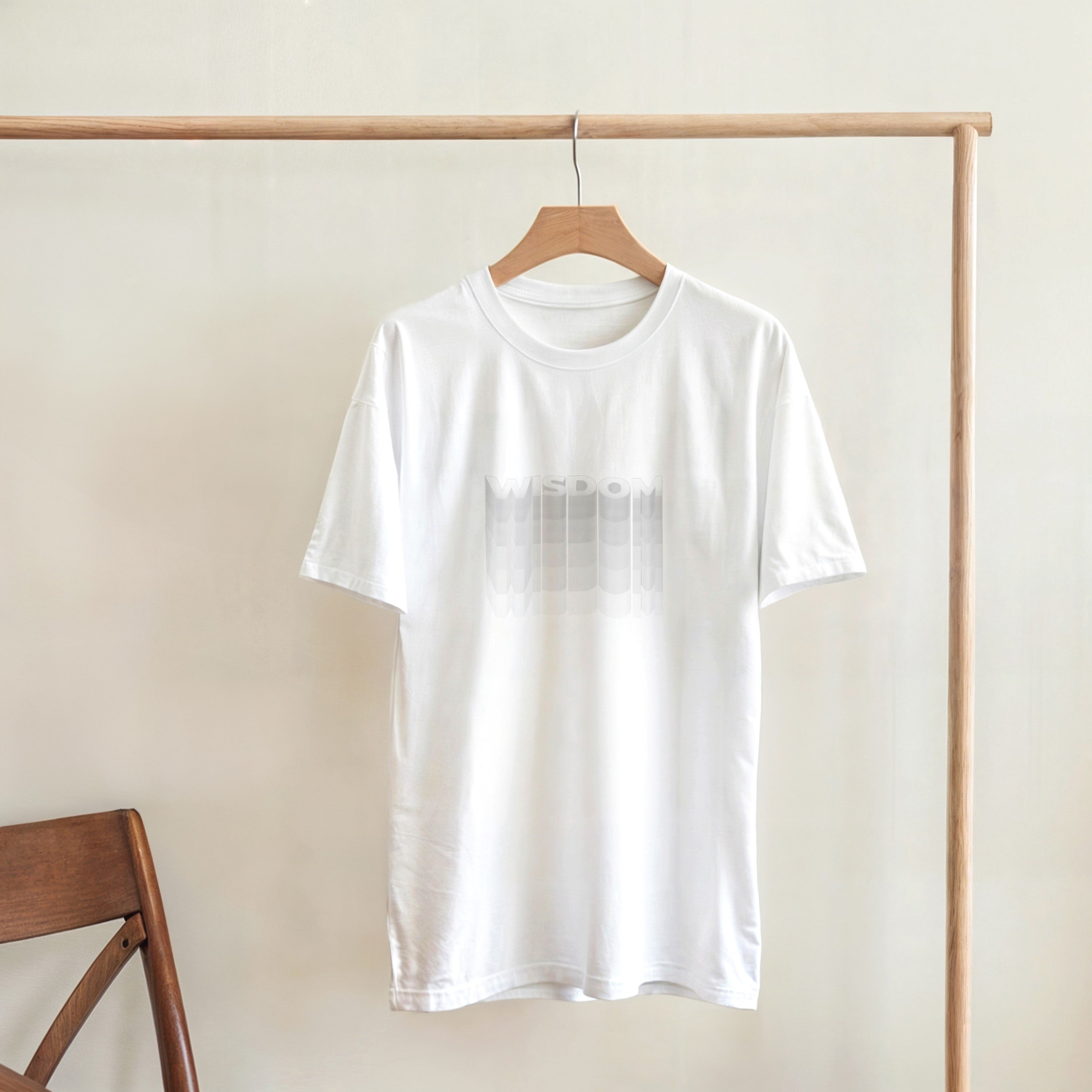 CAMISETA WISDOM NEGRO Y CENIZA