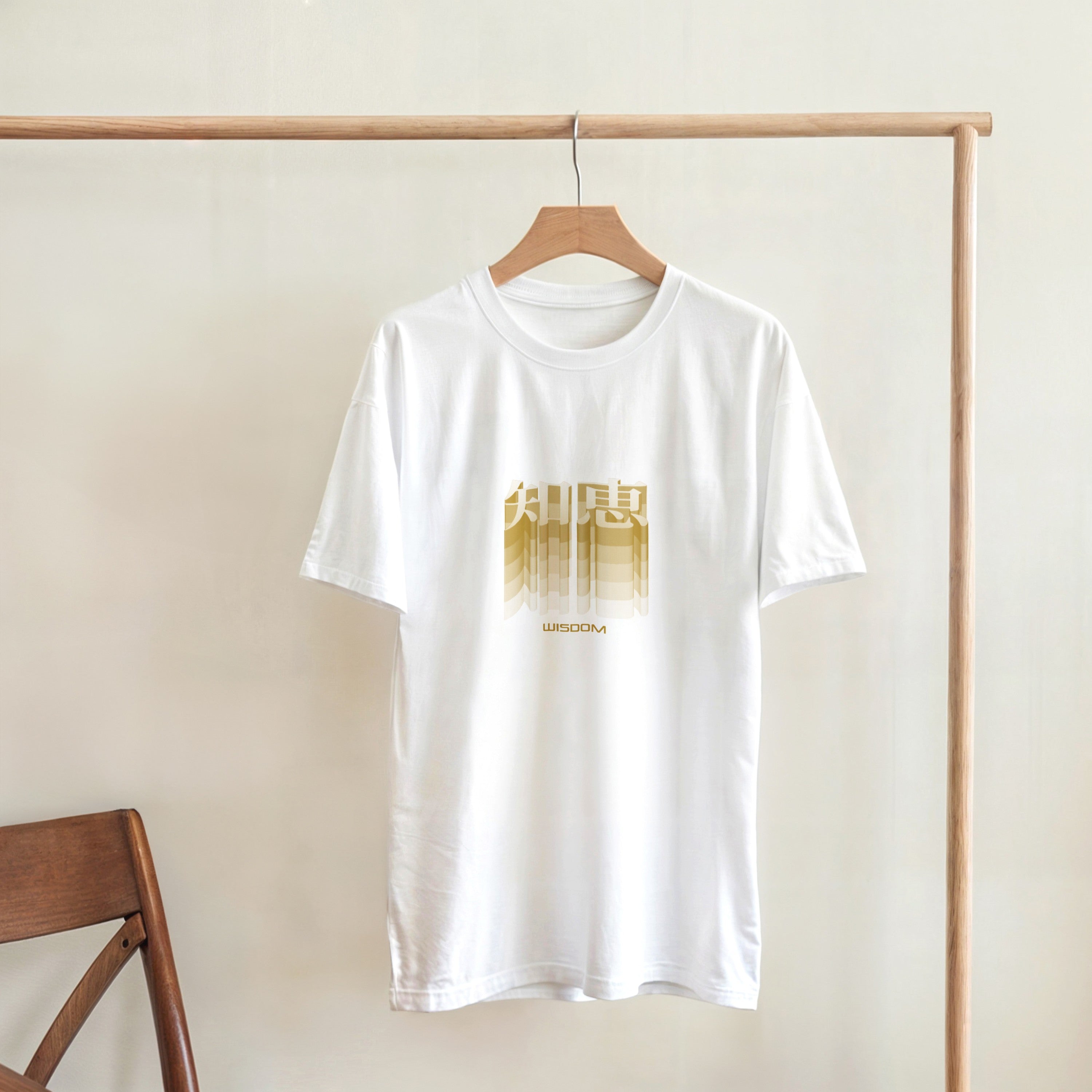 CAMISETA SABIDURÍA KANJI JAPONESA DORADA