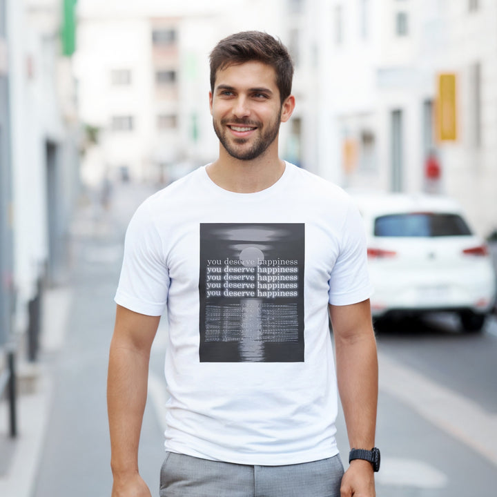CAMISETA TE MERECES LA FELICIDAD BLANCA Y GRIS