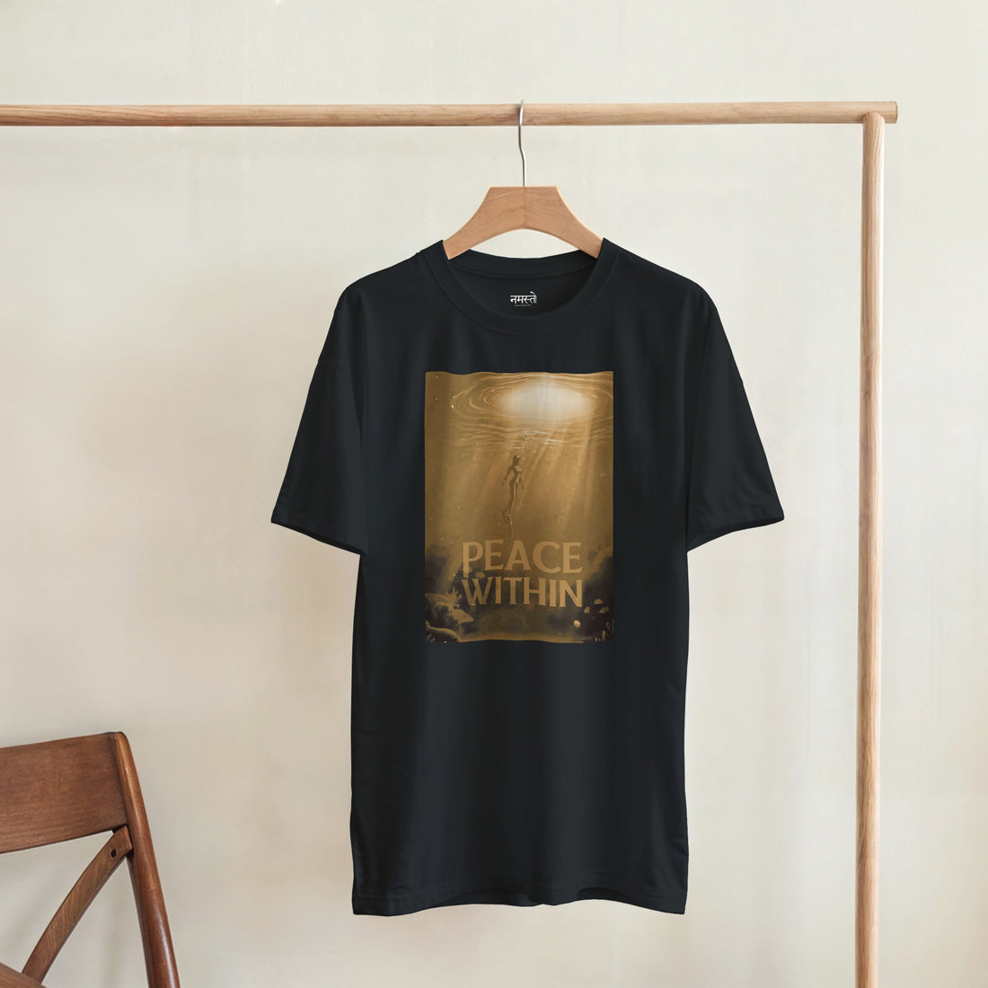 CAMISETA PAZ DENTRO DORADA