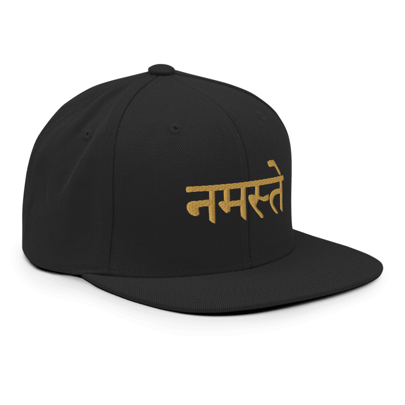 NAMASTE GORRO DORADO SÁNSCRITO