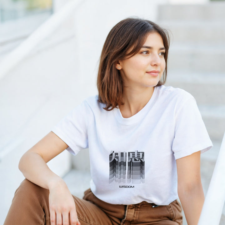 CAMISETA COM KANJI JAPONÊS E SABEDORIA BRANCA E CINZA