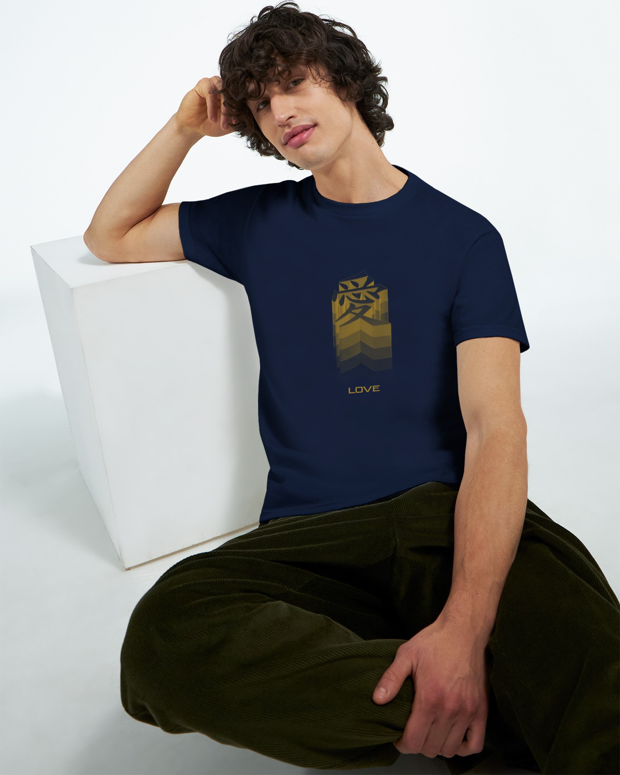 CAMISETA KANJI JAPONÉS AMOR DORADO